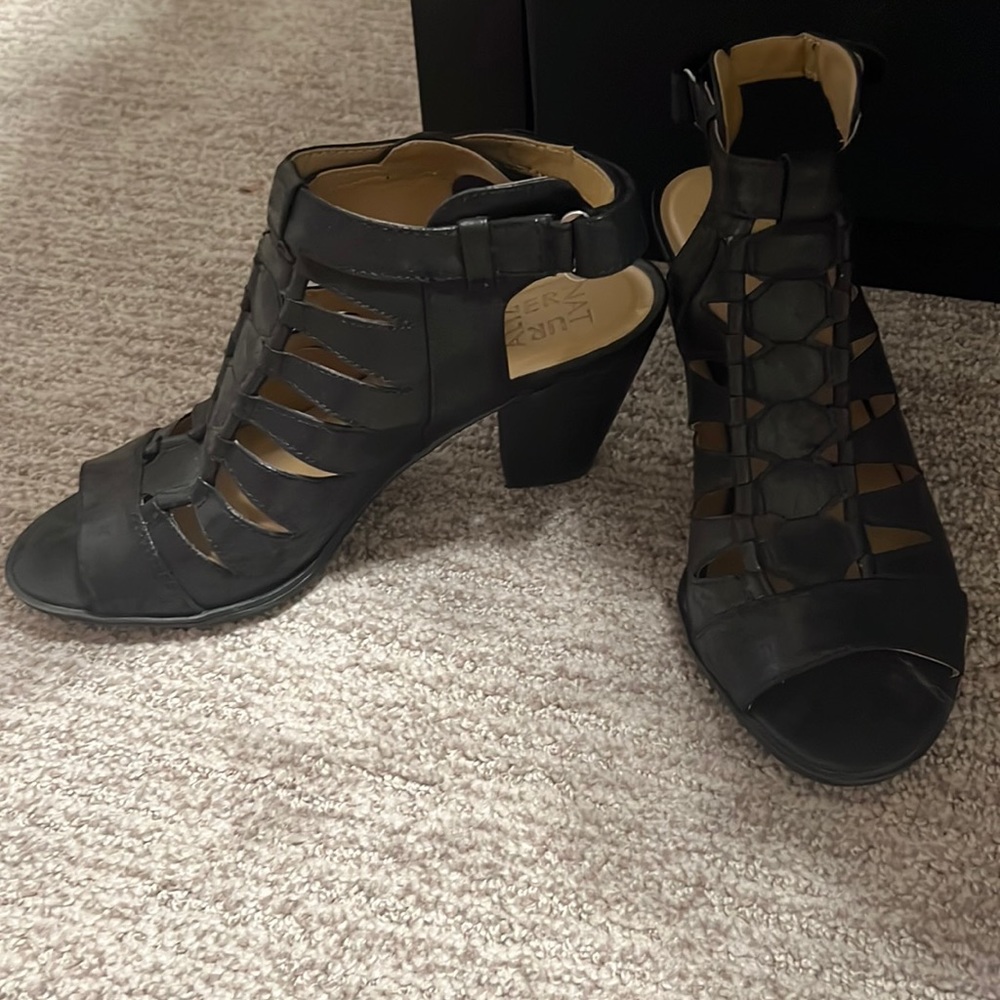 Brand New Naturalizer Talan Black Bootie Sandals